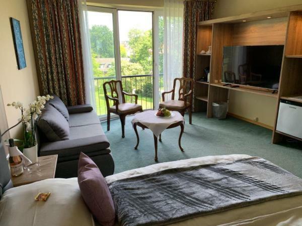 Burg Wassenberg Hotel ภายนอก รูปภาพ