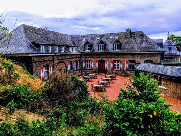 Burg Wassenberg Hotel ภายนอก รูปภาพ