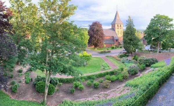 Burg Wassenberg Hotel ภายนอก รูปภาพ