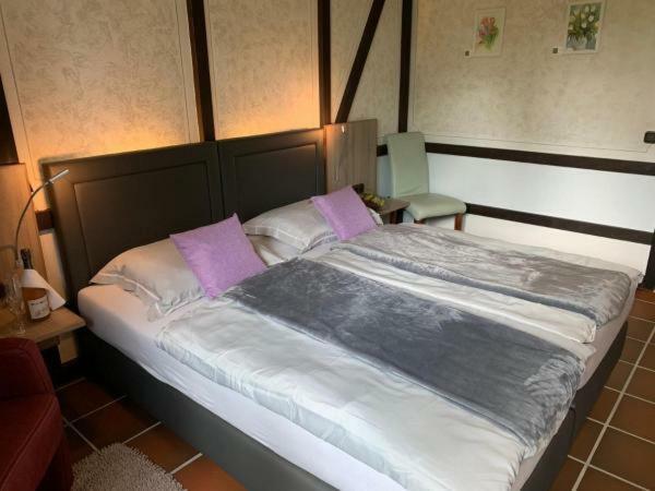 Burg Wassenberg Hotel ภายนอก รูปภาพ