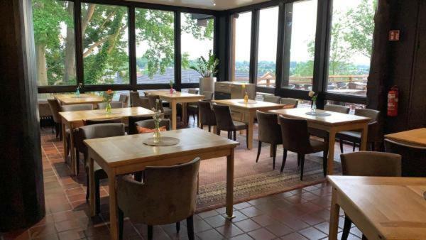 Burg Wassenberg Hotel ภายนอก รูปภาพ